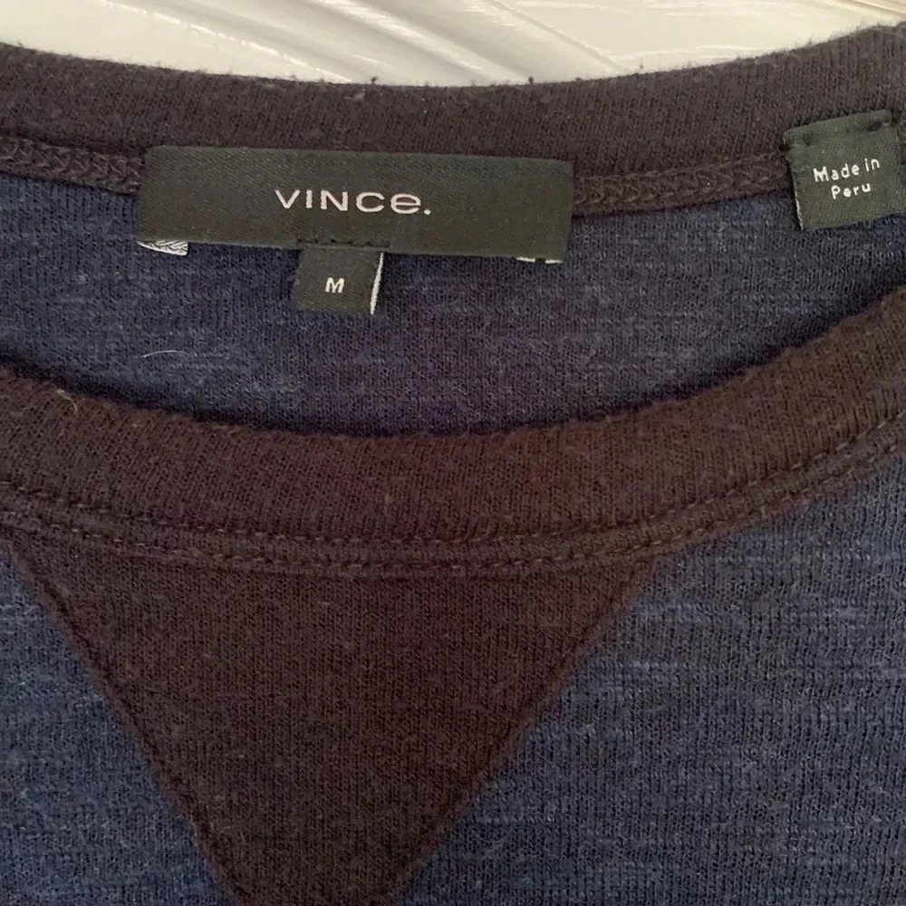 MENS VINCE LONG SLEEVE PULLOVER BLUE AND BLACK TOP SIZE MEDIUM COTTON/poly